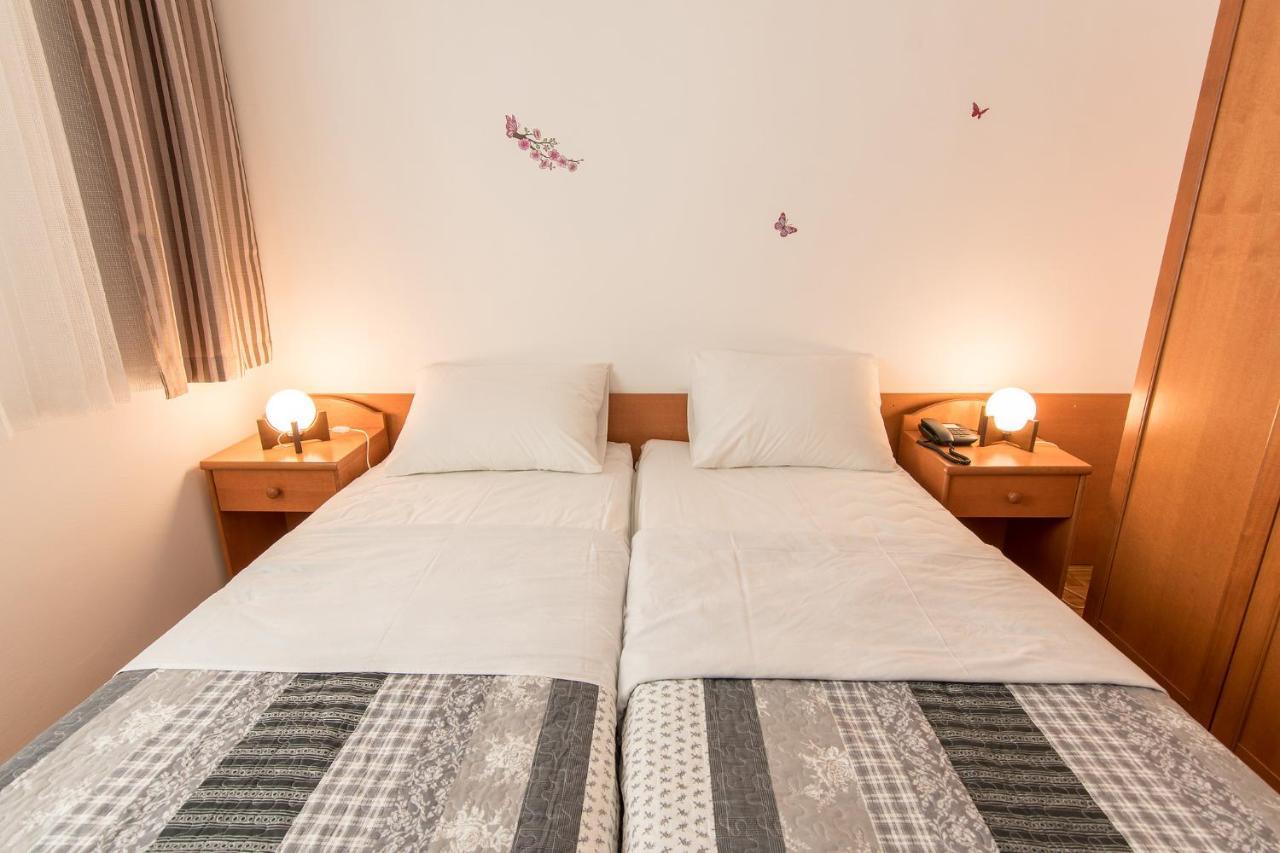 Hotel Barba Starigrad Paklenica Luaran gambar