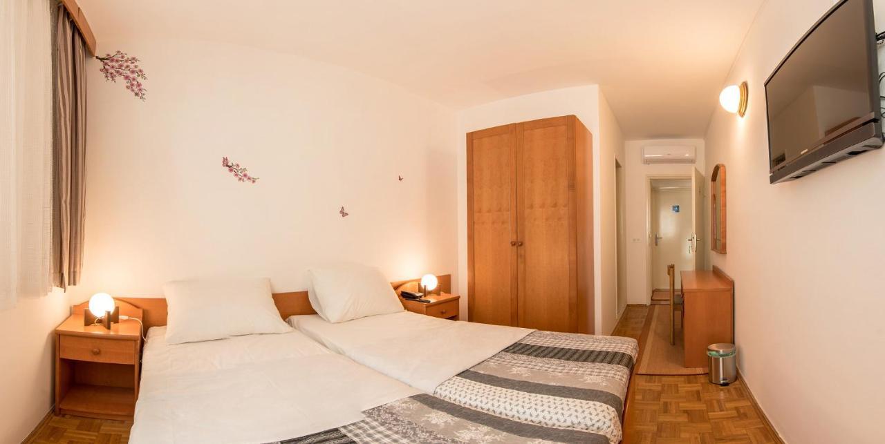 Hotel Barba Starigrad Paklenica Luaran gambar